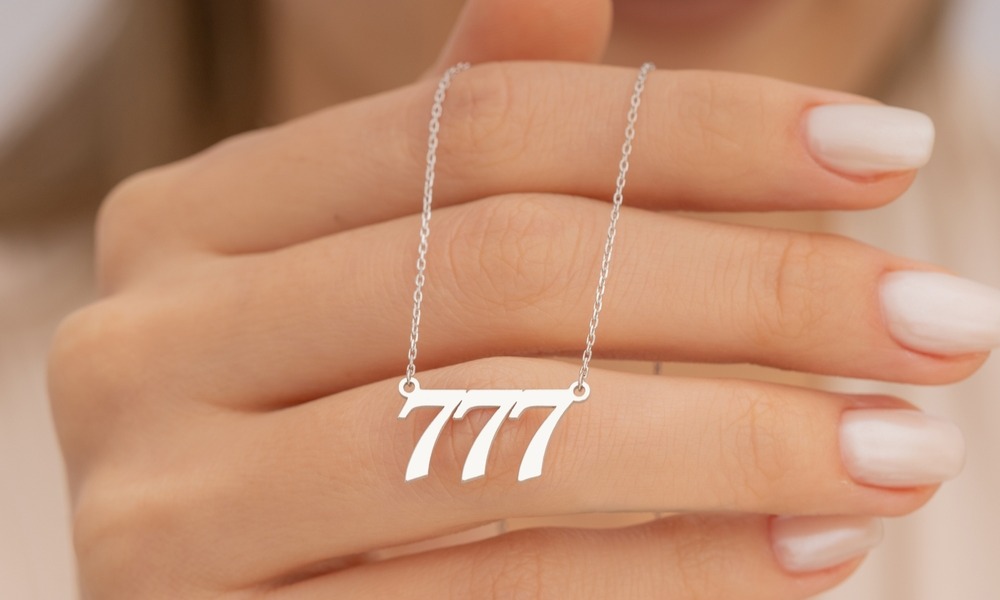 що означає 777
